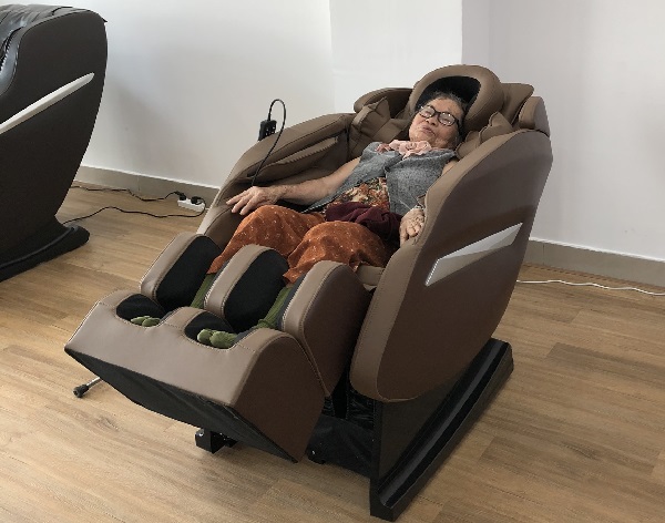 Đừng bỏ qua ghế massage cho người cao tuổi