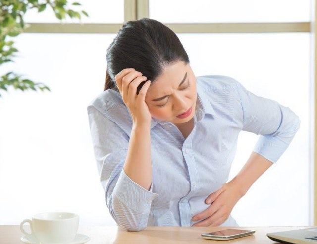 Massage bấm huyệt giảm đầy bụng, khó tiêu