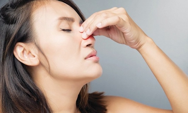 Phương pháp massage giúp trị viêm mũi dị ứng