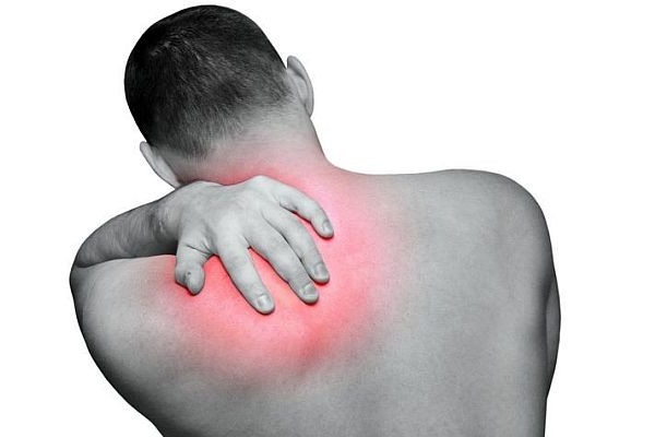 Phương pháp massage làm giảm triệu chứng đau bả vai