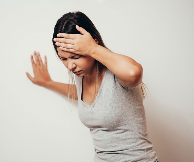 Phương pháp massage vai và cổ giúp giảm triệu chứng chóng mặt