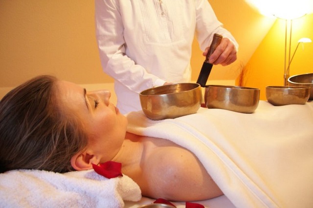 Tìm hiểu massage Kansa của Ấn Độ